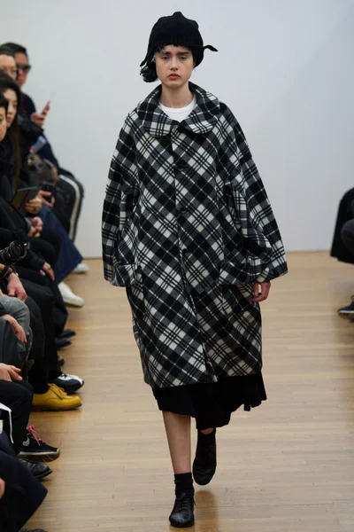 Look 32